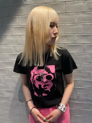 ミディアム カラー SALOWIN所属・ブリーチ✨ ボブ🪢レイヤーのヘアスタイル