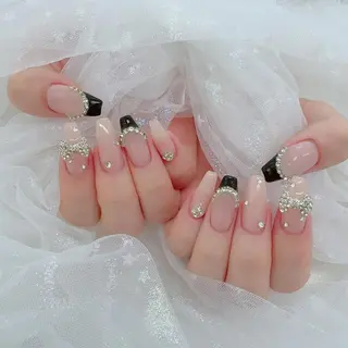 ミディアム れな 🌟のネイルデザイン