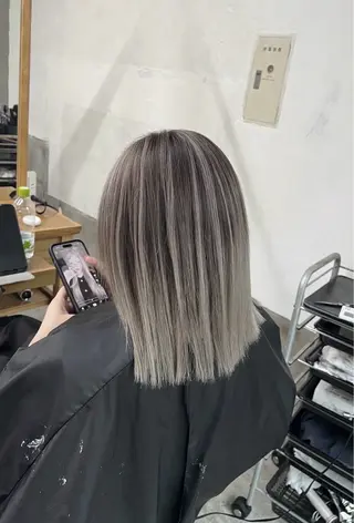 ミディアム カラー ROBIN所属・指名数No.1 /NAOYAのヘアスタイル