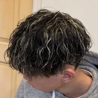 ショート カラー パーマ SALOWIN所属・メンズ特化 波巻き ツイスパ 黒川 貴史のヘアスタイル