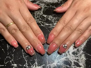 ミディアム ネイル ✴︎ Delightのネイルデザイン