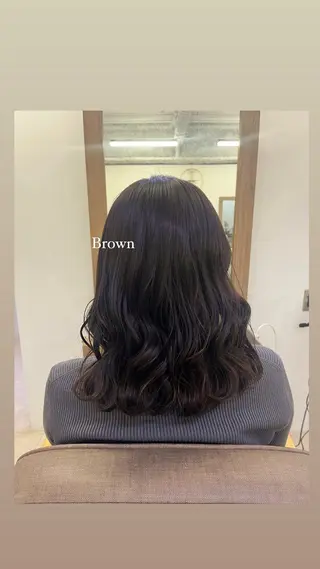 ミディアム 酒井 緋菜のヘアスタイル