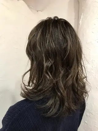 ミディアム 伊藤 優希のヘアスタイル