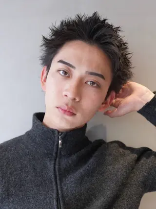 ショート パーマ メンズ 豊崎 佑輔のヘアスタイル