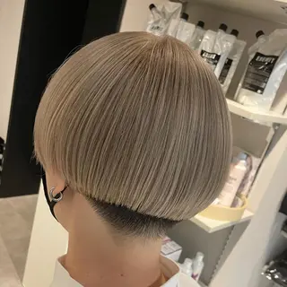 ショート カラー ブリーチ👩‍🦳/ ‪✂︎MANAMIのヘアスタイル