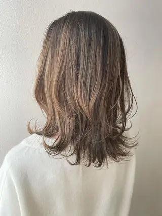 セミロング 沢田 瞳のヘアスタイル