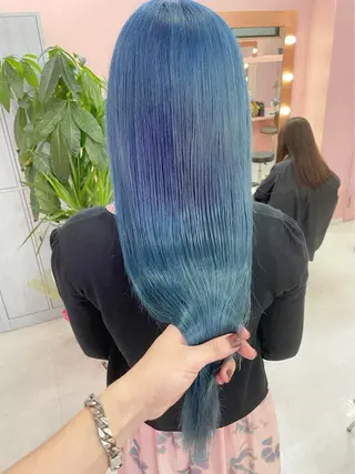 ロング カラー ヘアアレンジ 🩶【推しハイトーン 】yuzu🩶のヘアスタイル