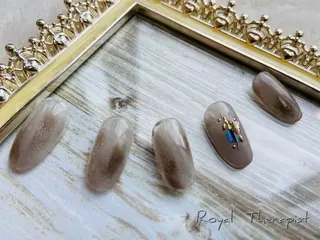 ネイル 【尾下】 ロイヤル•セラピストのネイルデザイン