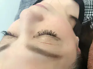 マツエク・マツパ 岡田詩織 MODE Ks松原店のヘアスタイル