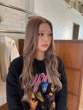 ロング ⭐️ダブルカラー⭐️ ｼｭﾝ⭐️のヘアスタイル
