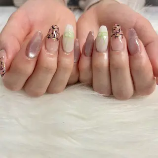 ネイル Bianca SHIRANEの眉毛・アイブロウイメージ