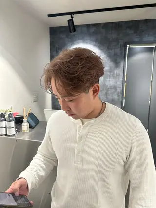 ミディアム カラー メンズ SALOWIN 原宿 iori所属・🌟原宿指名No.1 センターパート⭐️のヘアスタイル