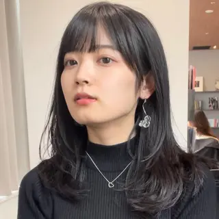 セミロング 山口 真季のヘアスタイル