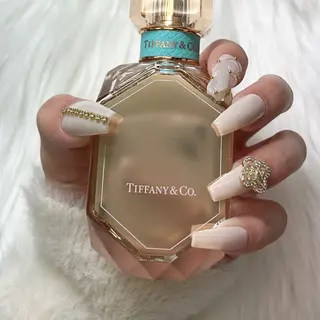 ネイル SALON ELVI.所属・SALON ELVI.のネイルデザイン