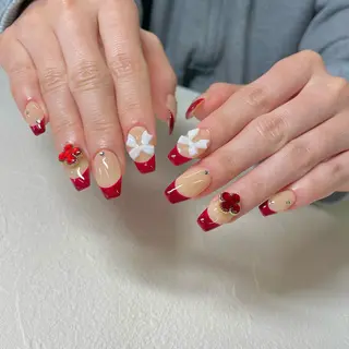 ネイル b'6 by Stir所属・b'6 SAKINAのネイルデザイン