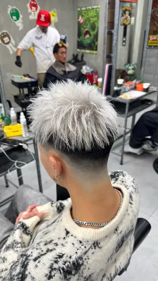 ショート カラー メンズ Buzzy 大畠　慎三郎のヘアスタイル