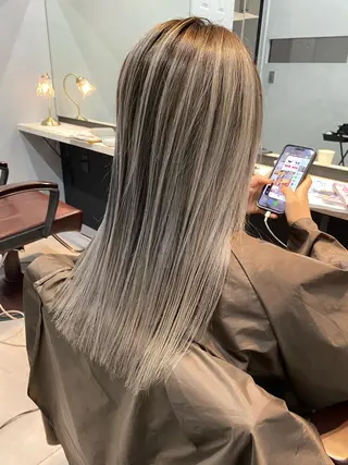 セミロング ✨デザインカラー✨ ✂️kouki✂️のヘアスタイル