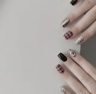 ネイル Queens テイのネイルデザイン