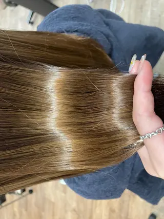 ミディアム R'well所属・はばすみれ🎀ﾈｲﾙ 光ﾌｪｲｼｬﾙ ﾍｱのネイルデザイン