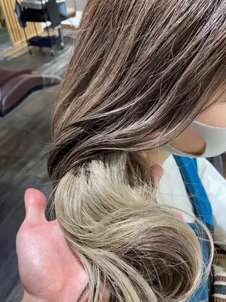 セミロング カラー 浦山 和之のヘアスタイル