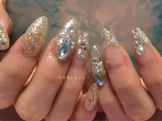 ネイル フラワー ムーンのネイルデザイン