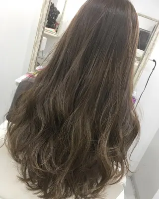 ロング カラー 髪質改善 中川　翔のヘアスタイル