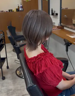 ミディアム カラー まろやかなベージュ 小池春樹のヘアスタイル