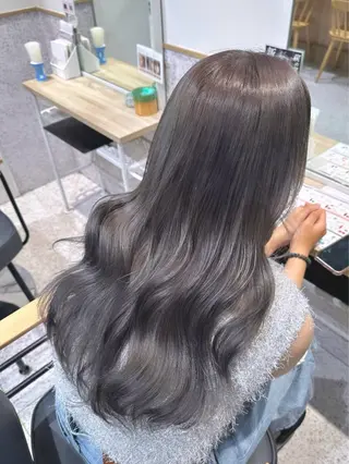 ハイトーン/艶カラー 🫧 ユイナのヘアスタイル