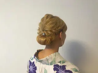 ミディアム ヘアアレンジ 【暖色カラー特化】 中山由梨のヘアスタイル