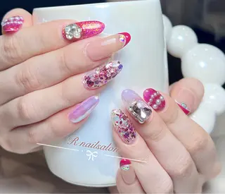 ロング R NAILSALONのネイルデザイン