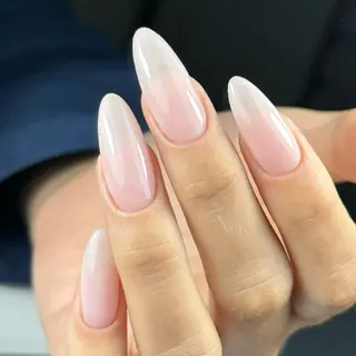 ネイル ナオネイルサロン所属・オトヤ ナオミのネイルデザイン