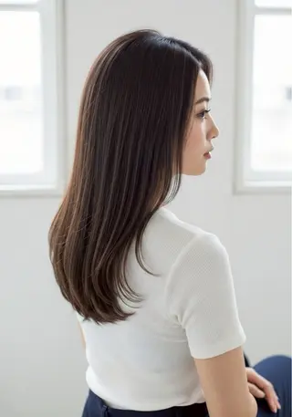 ロング カラー 土肥 美羽のヘアスタイル