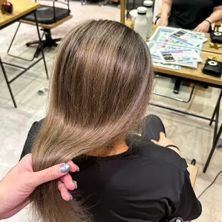 ロング カラー ✨ハイトーン/暗髪/ ハイライト/松岡✨のヘアスタイル