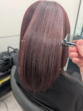 ミディアム GOToday所属・艶髪／オリーブ系／ 肌が綺麗に見えるお色のヘアスタイル