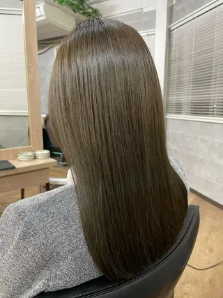 セミロング SALOWIN心斎橋Suite店所属・ブリーチ毛にもできる 縮毛矯正|鷹司郎のヘアスタイル