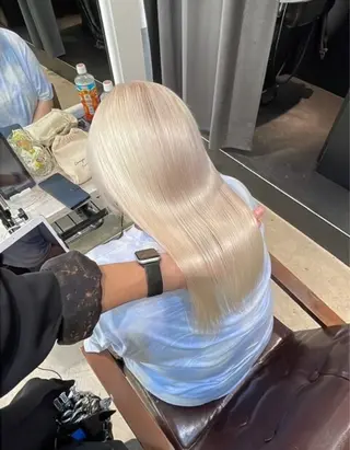 ロング 複雑履歴修正/ ハイトーン職人/拓真のヘアスタイル