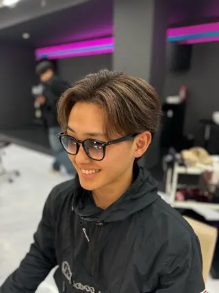 ショート カラー メンズ Buzzy 大畠　慎三郎のヘアスタイル