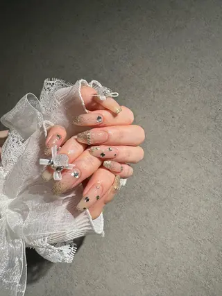 ネイル I-nailロング /ワンホン/キラキラのネイルデザイン