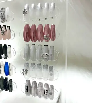 ネイル nailsalon Leu🖤Meiのネイルデザイン