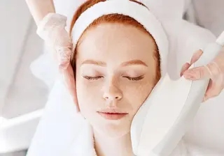 Rグループ felizのネイルデザイン