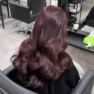 ロング カラー _WHITE +南海難波所属・YUMI YUMIのヘアスタイル