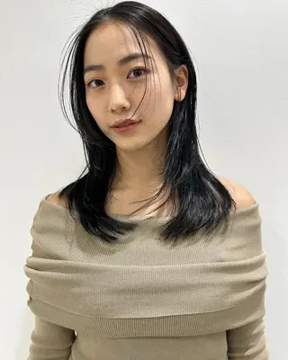 セミロング レイヤーカット/ 透明感カラーmikuのヘアスタイル