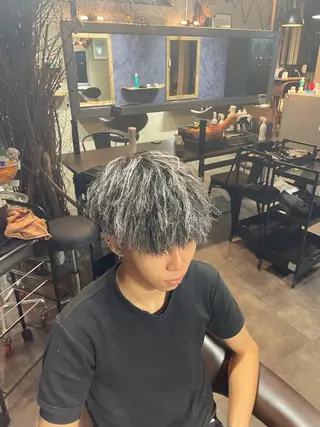 ショート カラー パーマ メンズ litbyfifth 濵崎寛太のヘアスタイル