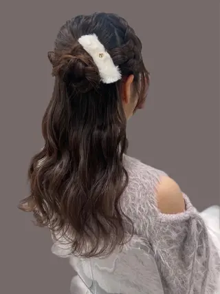 ヘアアレンジ ヘアセット🎀耳つぼ 👂💎MONAMIのヘアスタイル