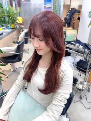 ロング カラー 岡野 静華のヘアスタイル