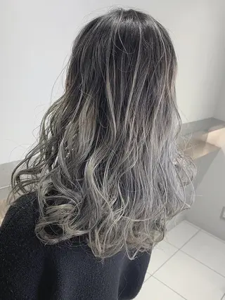 カラー 池田 英俊のヘアスタイル