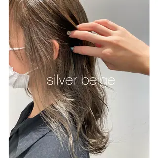 セミロング カラー さかもと あかりのヘアスタイル