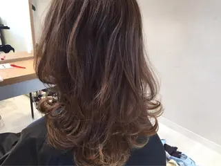 ミディアム SALOWIN  原宿ash所属・タナカ タクヤのヘアスタイル