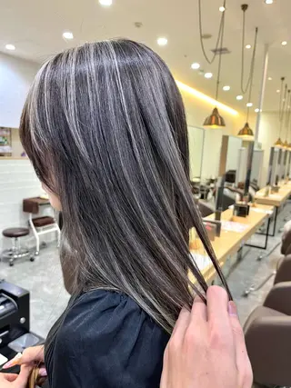 ロング カラー ショート ボブ横山真樹のヘアスタイル