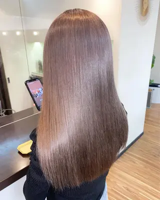 ロング カラー ANKH CROSS 新宿店所属・色ムラ修正の神様 新宿ハイトーンかすみのヘアスタイル